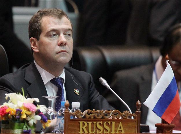 Russia, France to tackle Syria during Medvedev visit