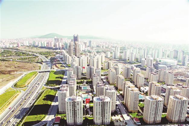 Record-low interest rate triggers rush for loans