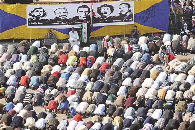 Egyptians flock to streets as panel OKs draft charter