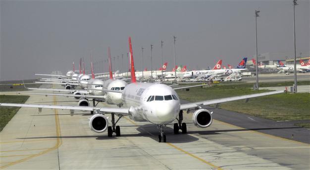 Fire interrupts flights at Ankara airport