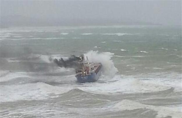 One sailor dead, seven missing as Russian ship sinks off Istanbul