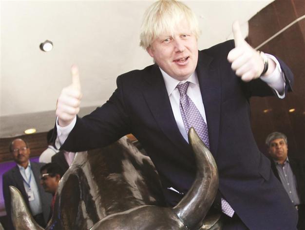 London mayor asks for new EU ties model, referendum
