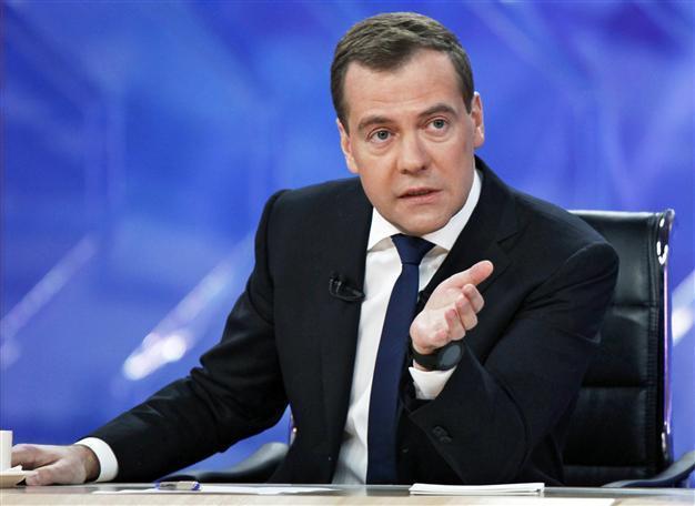 Russian PM talks Father Christmas, aliens and jerks
