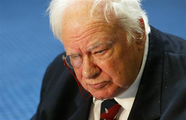 British astronomer Patrick Moore dead aged 89: associates