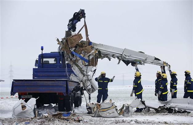 Frankfurt airport axes 150 flights after snowfall