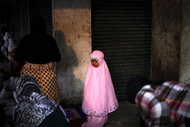 Indonesia arrests fake Islamic prophet for sex cult