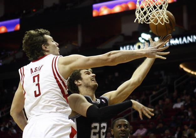 Aşık scores career-high 21 points