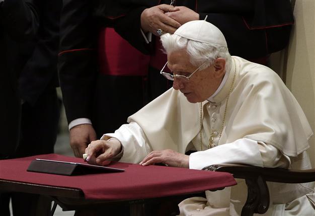 Pope blesses his Internet followers in first tweet