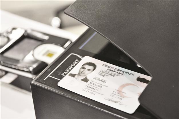 Turkish citizens to receive new smart identity cards