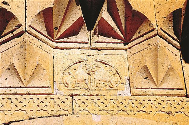 Lion keeps mystery alive in Anatolian structure