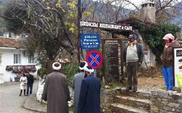 Preachers give religious advice in doomsday village Şirince
