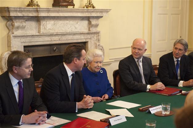 British queen takes her seat in Cabinet