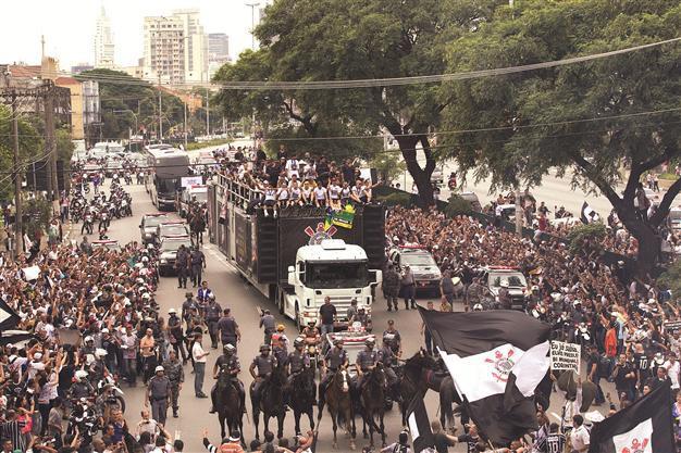 Corinthians given a heroes’ welcome