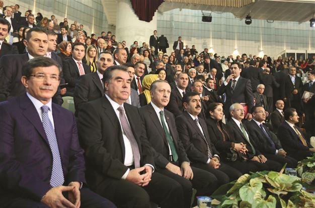 Şeb-i Arus meet fails to break ice between top leaders