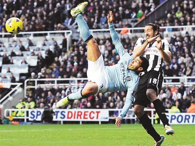 Injuries bite as Man City launches United pursuit