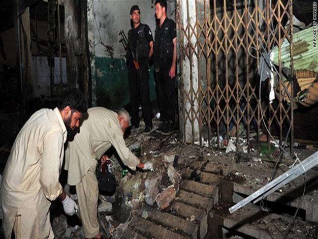 Suicide bomber kills 6 at Pakistan political meet: official