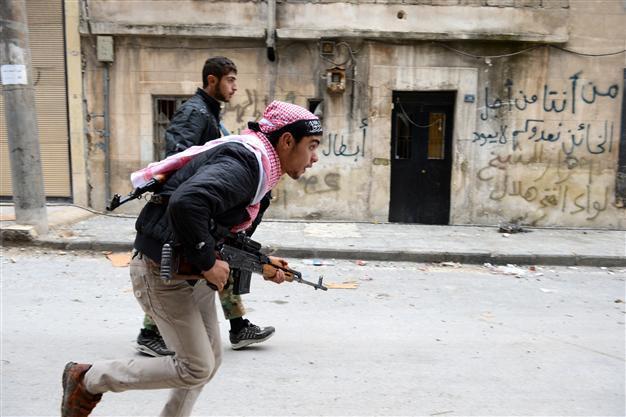 Syrian rebels buying arms from the regime