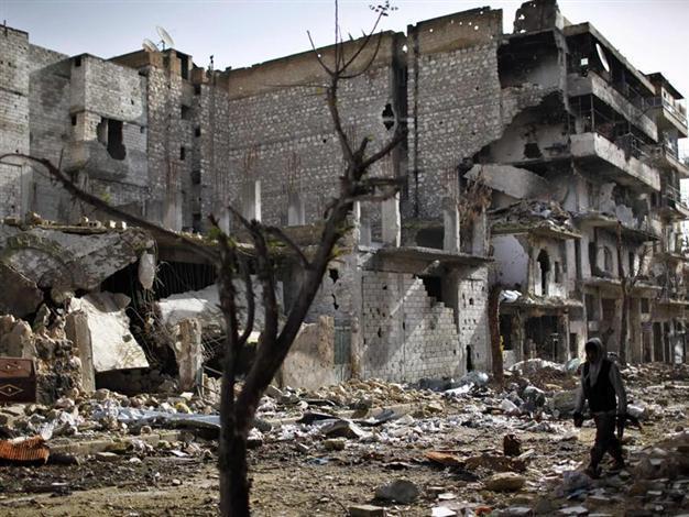 Syrian rebels fully capture town near Turkey