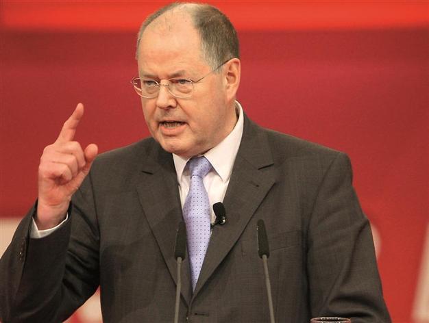 Merkel rival comes under fire for women comments