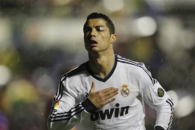 Eye injury keeps Ronaldo out of Portugal game