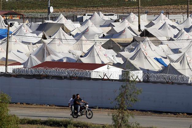 Turkish officials: 2 Syrian generals defect