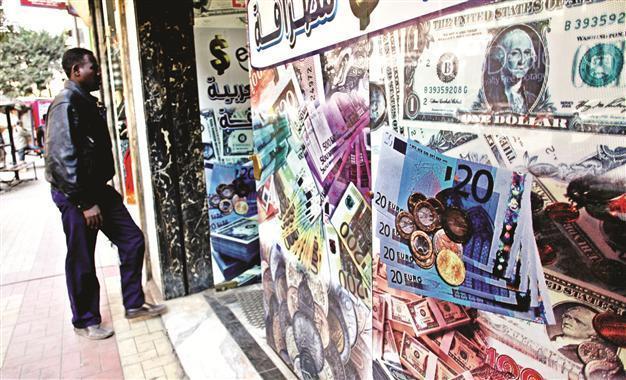 Egypt’s central bank fights hard against currency crisis