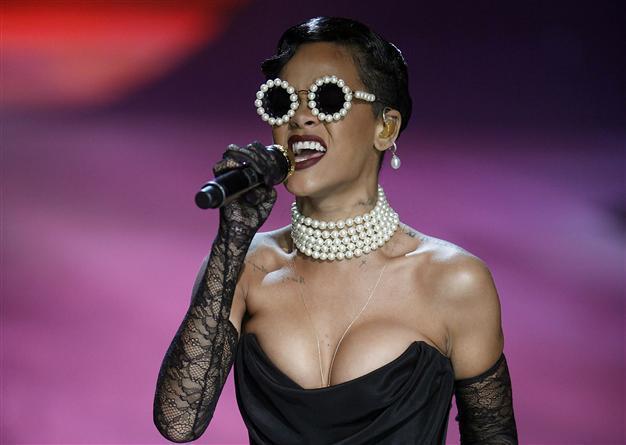 Rihanna and Bieber come to Istanbul