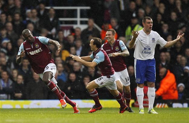 Everton to appeal over Gibson red card