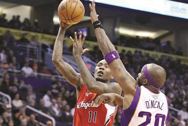 Clippers stretch win streak to 13