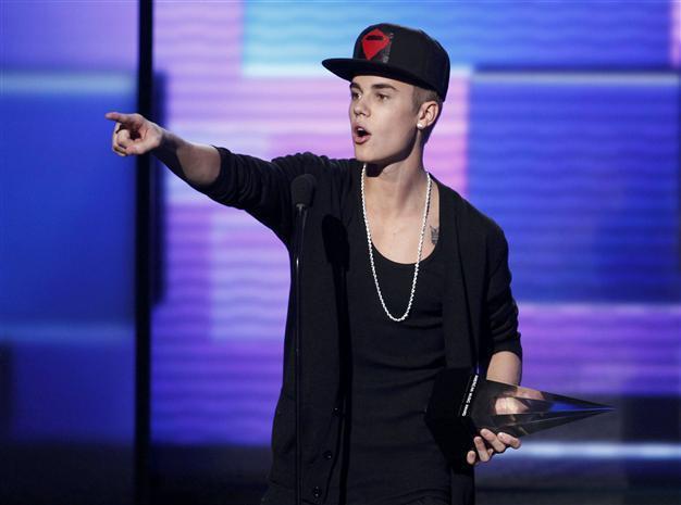 LA photographer killed while shooting Bieber’s Ferrari