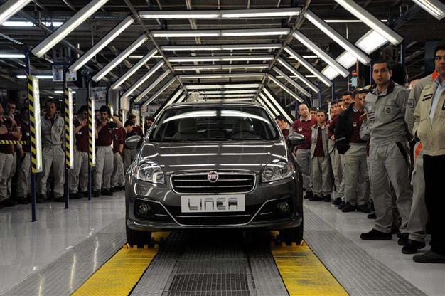 Turkish maker of Fiat cars reduces capacity, number of shifts