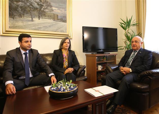 AKP considers referendum option for new Constitution