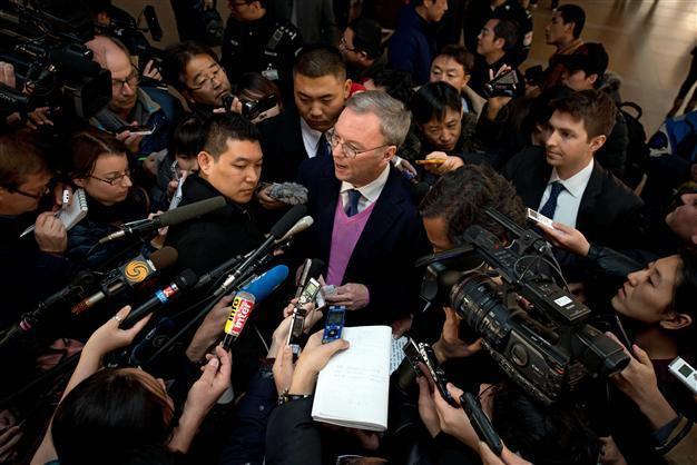 Googles Schmidt urges N. Korea Internet freedom