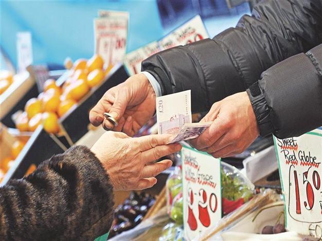 OECD says inflation slows sharply thanks to oil prices