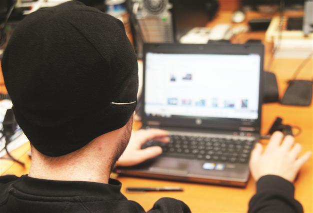 E-attack reveals fraud, rift in university system