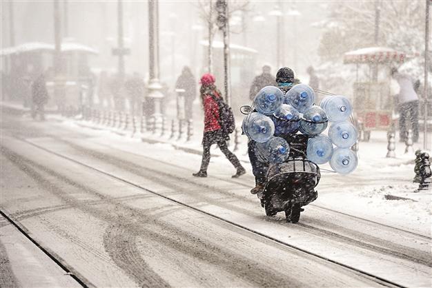 Snow in Istanbul, with a touch of frozen facts
