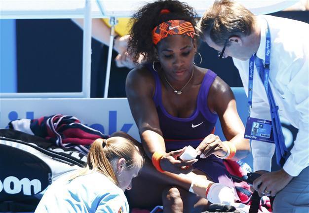 Serena scare as Federer, Murray win in Australia