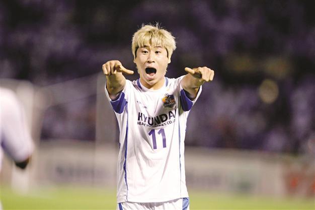 Lee nominated for Asia player of year