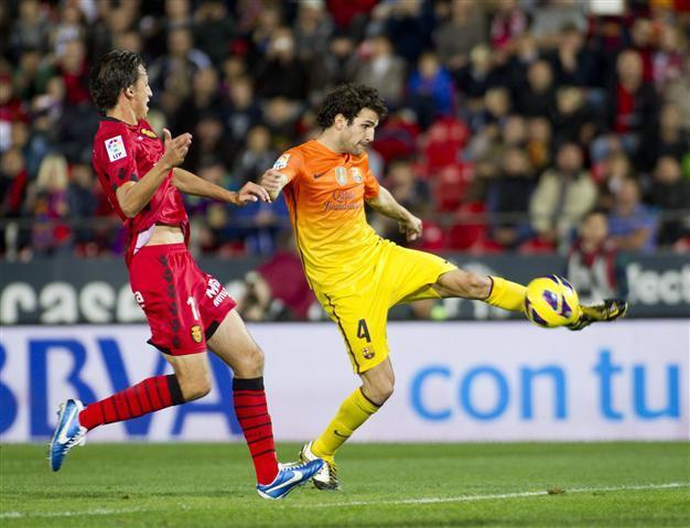 Fabregas runs into passport problems in Moscow