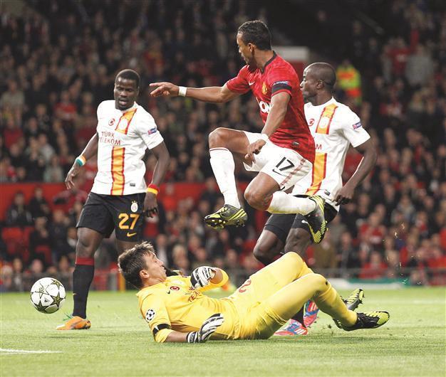 Galatasaray looks to beat under-strength united