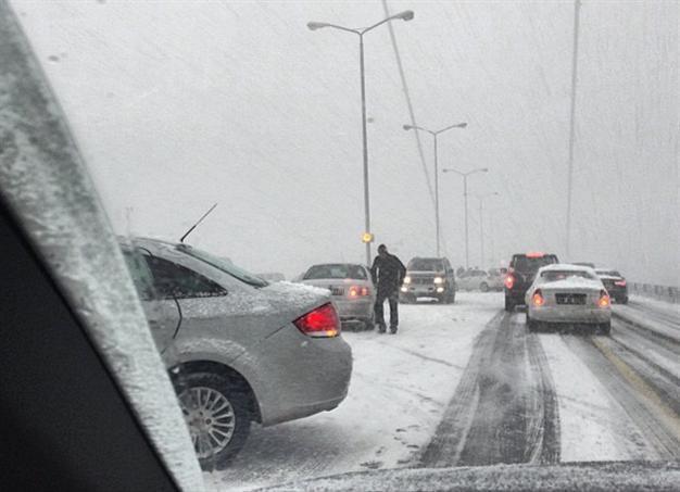 Traffic grinds to halt on Bosphorus Bridge