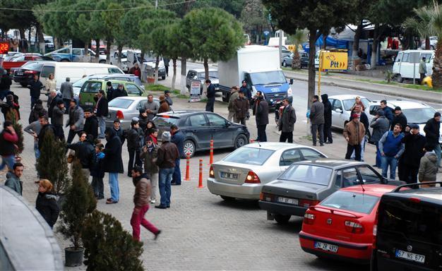 6.2 magnitude quake shakes western Turkey