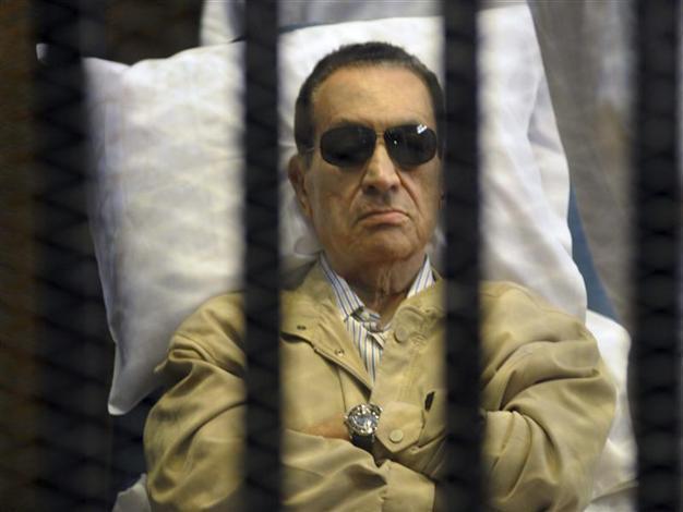 Egypt court orders Mubarak retrial