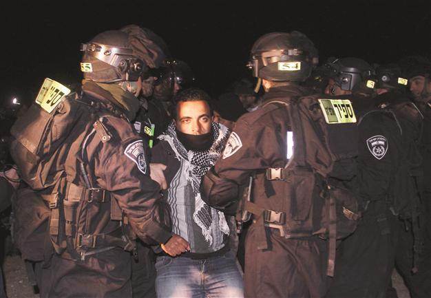 Israel evicts Palestinians from West Bank camp