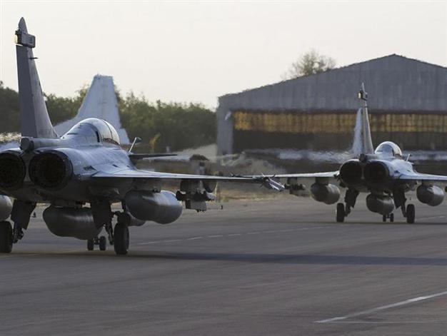 NATO backs France in Mali, but says no aid request