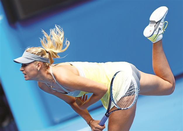 Favorites start Australian campaign with wins