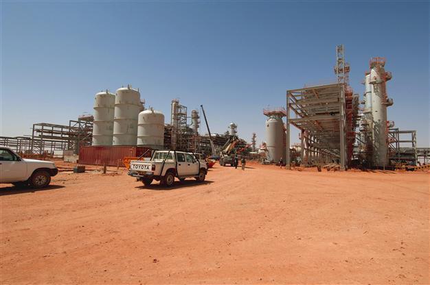 Algeria army kills 34 hostages, 15 kidnappers: news agency