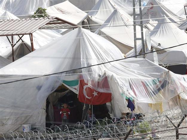 71 Syrians including soldiers take shelter in Turkey