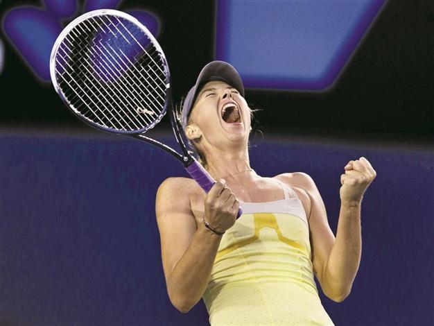 Sharapova sends warning to Serena