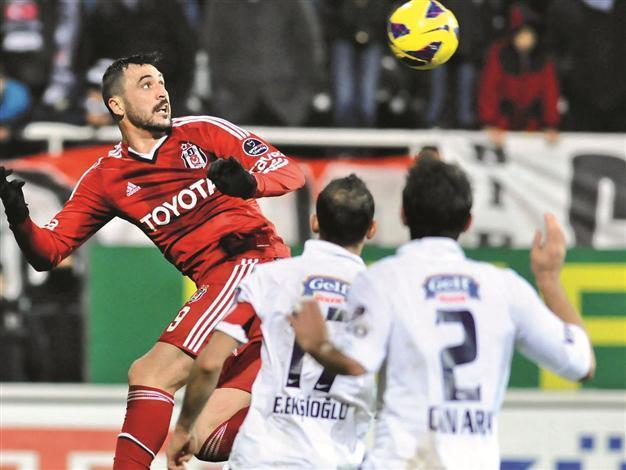 Lions, Eagles drop points before derby